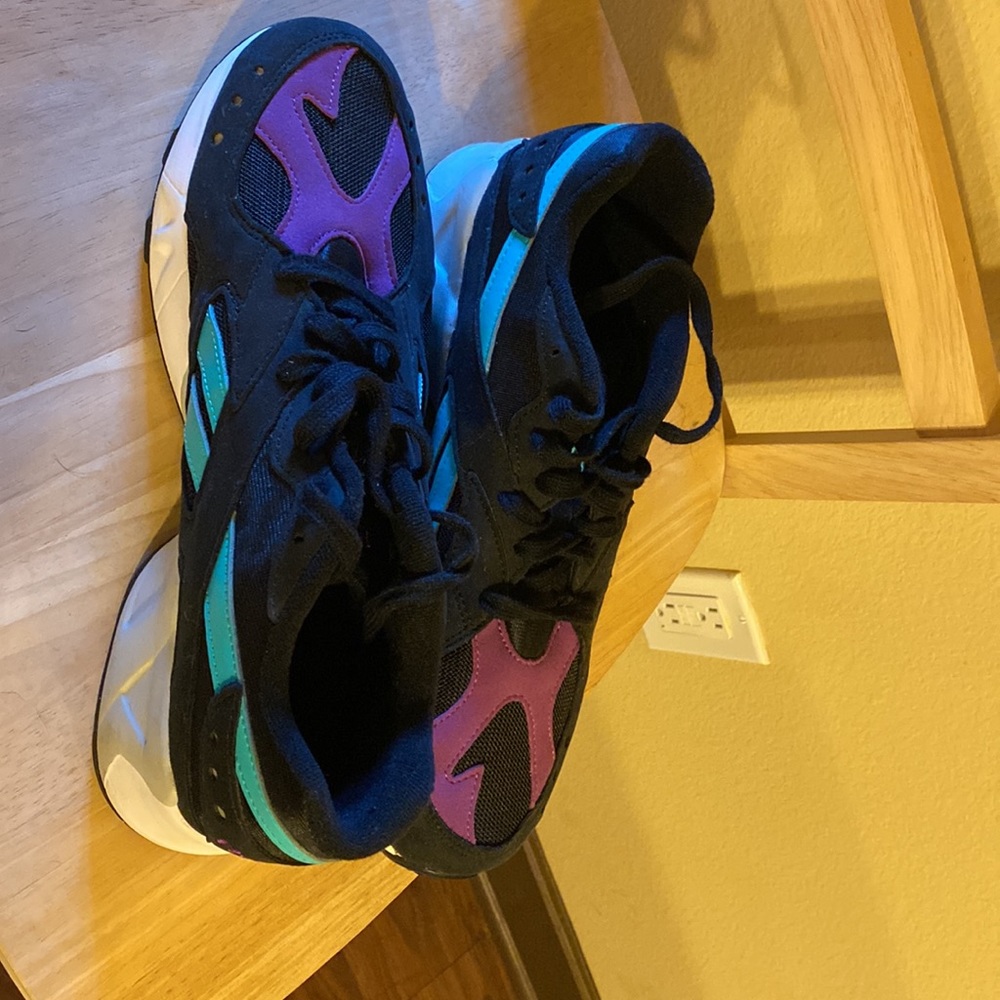 Adidas Aztec 90’s Color Wave - Picture 2 of 2